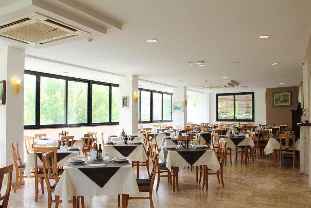 Hotel Mehari ริชโชเน ภายนอก รูปภาพ