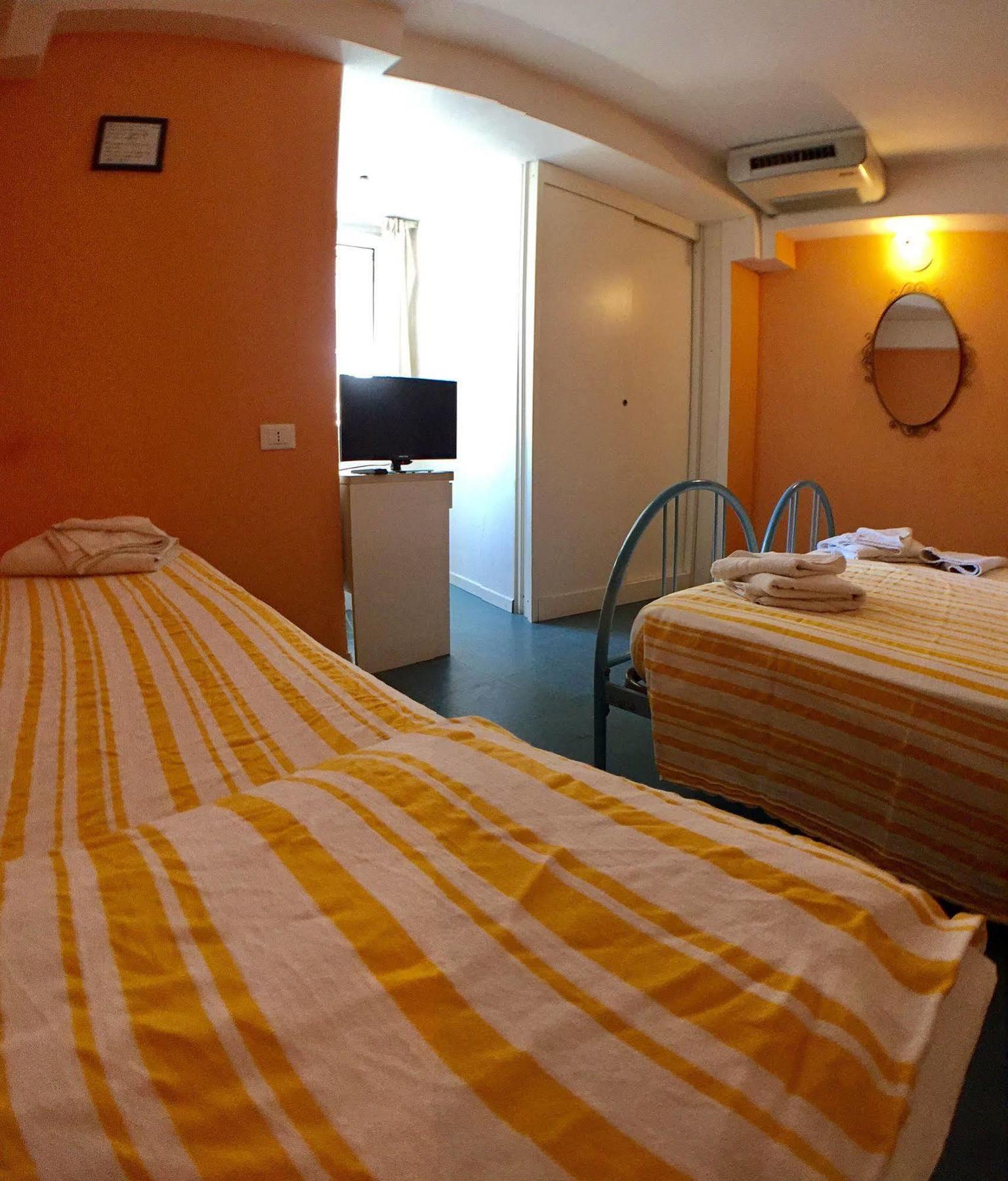 Hotel Mehari ริชโชเน ภายนอก รูปภาพ