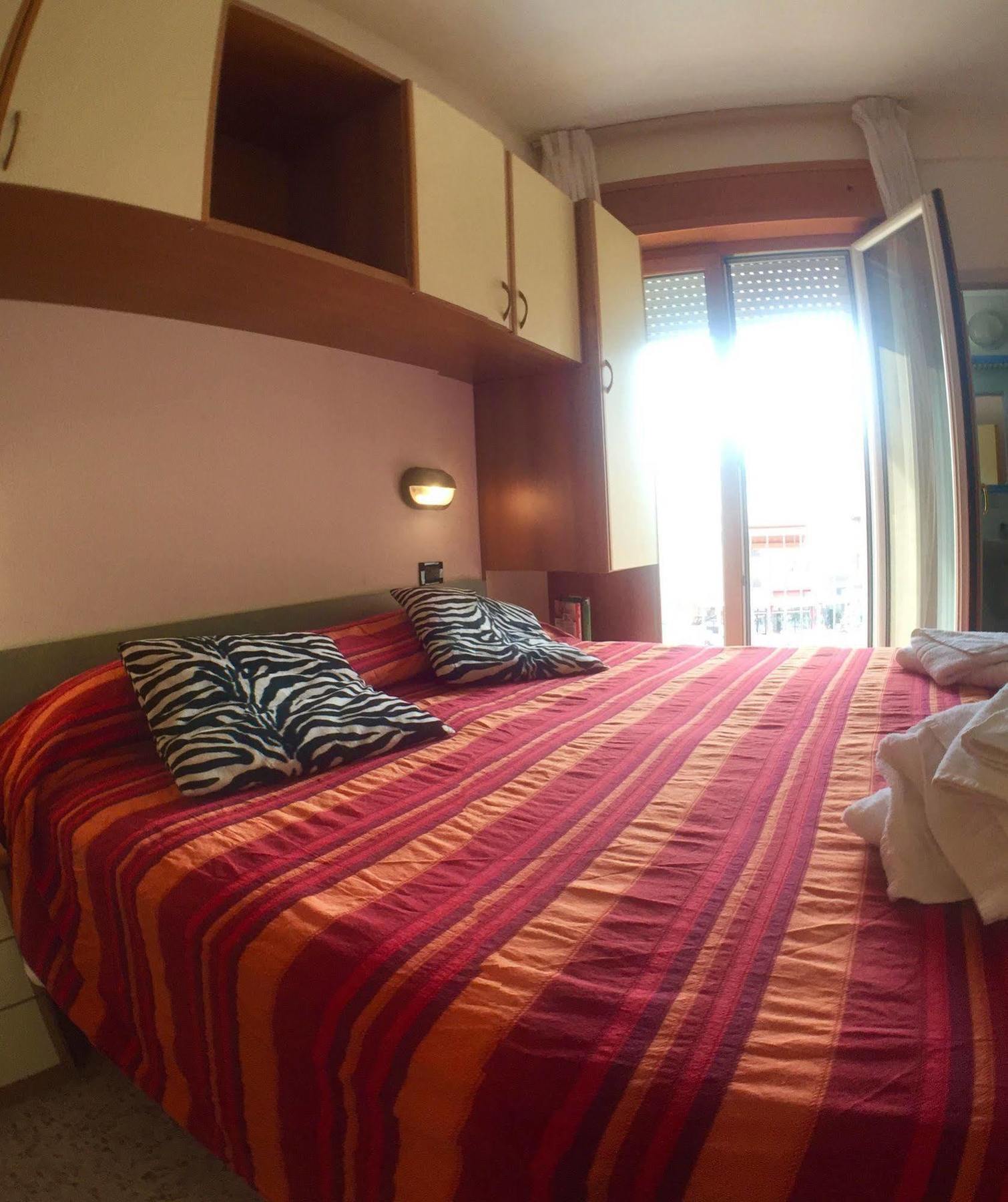 Hotel Mehari ริชโชเน ภายนอก รูปภาพ