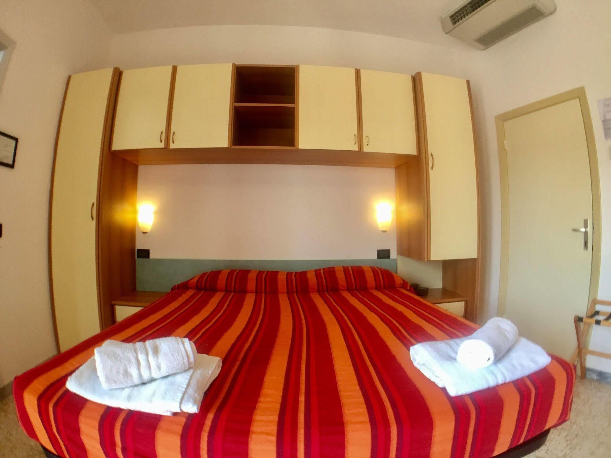 Hotel Mehari ริชโชเน ภายนอก รูปภาพ